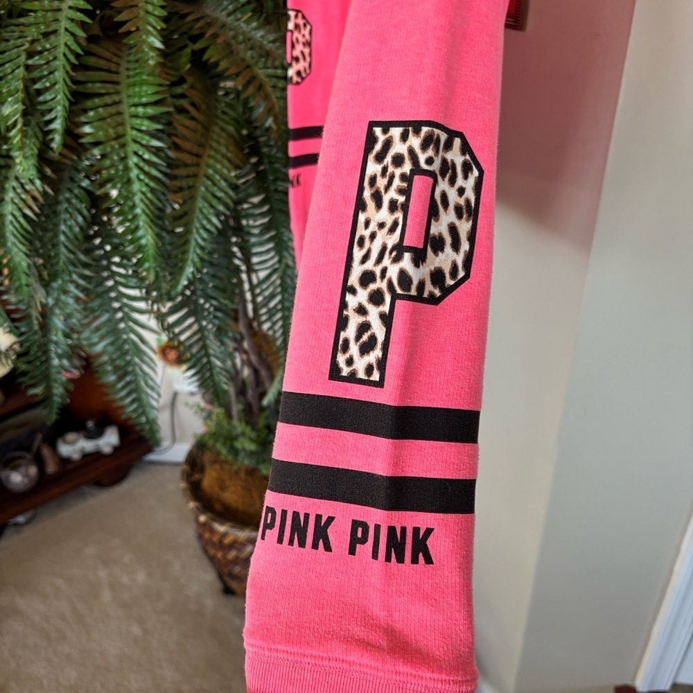 Vintage PINK Victoria's Secret Hot Pink Crew Neck Sweatshirt Leopard Print Y2K - Picture 8 of 13